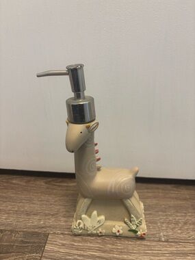 Creative Bath Animal Cracker Soap Dispenser Safari Animal Giraffe 9.5”